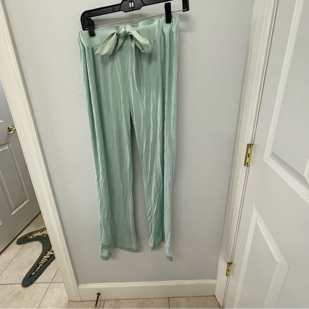 Faceplant Dreamwear. Size L. Mint in color